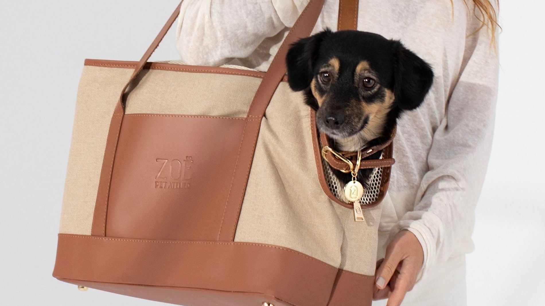 LOOP COLLAR IN CARAMEL BROWN