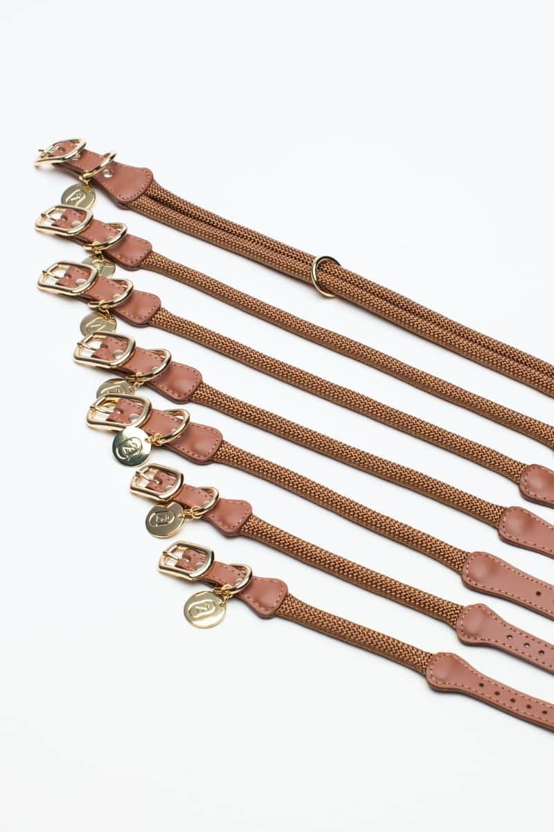 LOOP COLLAR IN CARAMEL BROWN