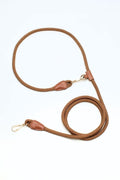 LOOP CROSSBODY LEASH IN CARAMEL BROWN