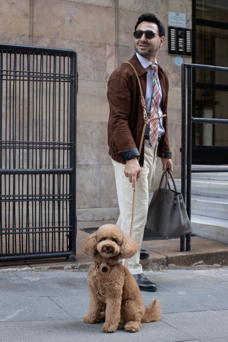 LOOP CROSSBODY LEASH IN ESPRESSO BROWN