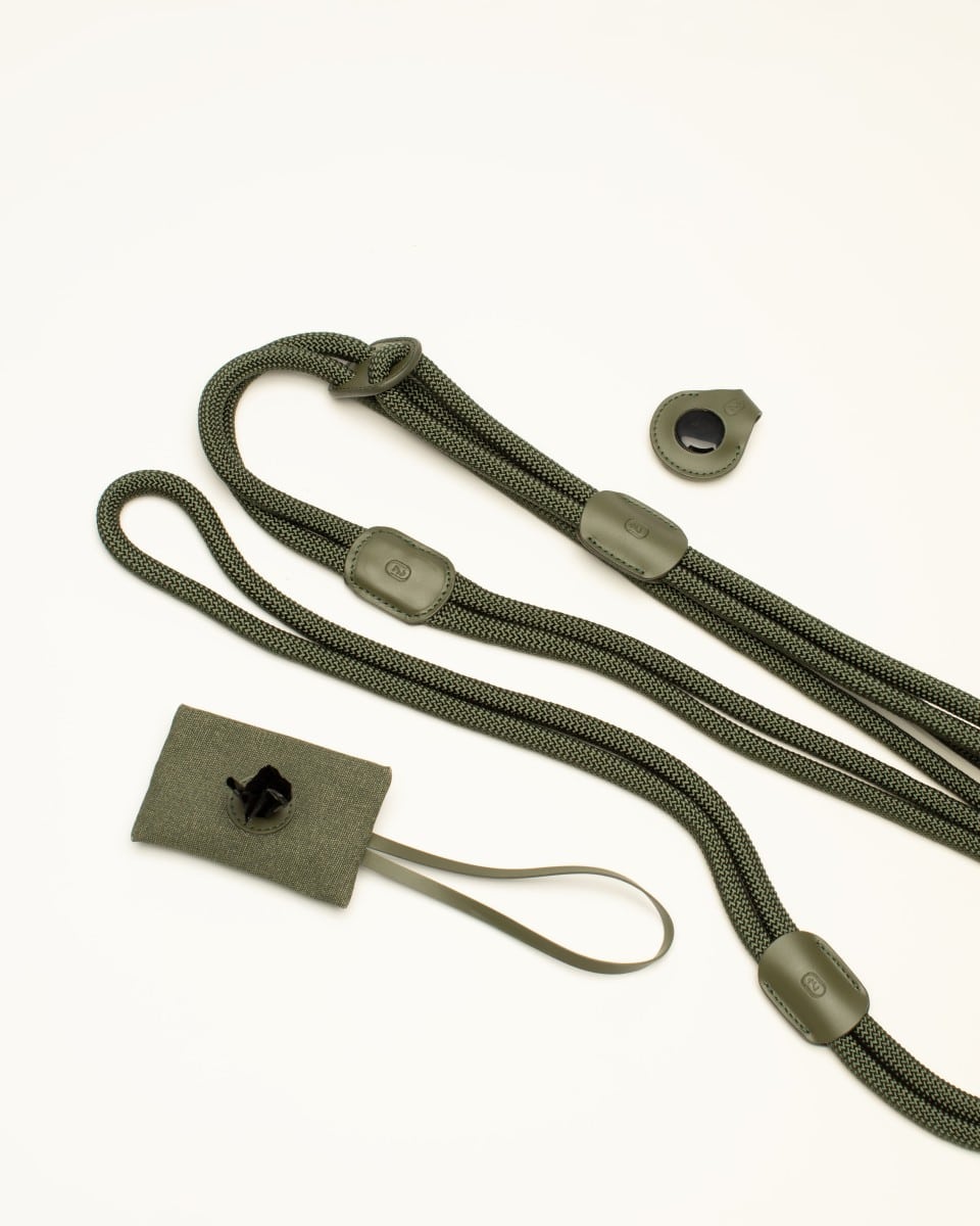 ARMY GREEN AIRTAG CASE