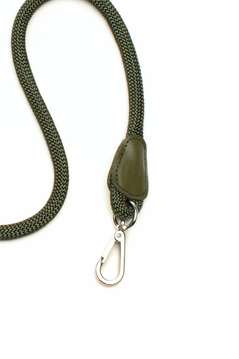 LOOP CROSSBODY LEASH IN ARMY GREEN