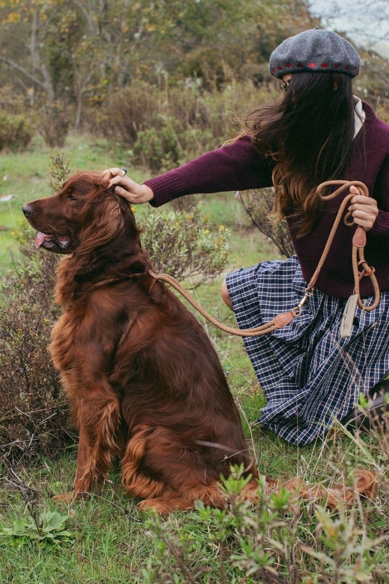 LOOP LEASH IN CARAMEL BROWN