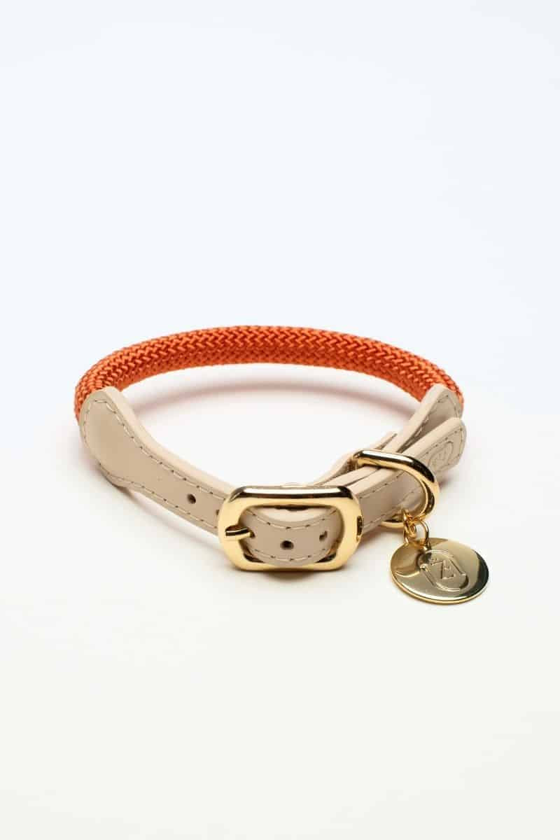 LOOP COLLAR IN RUSTY ORANGE